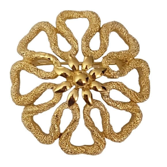 Trifari Crown Over T Gold Tone Open Textured Modernist Flower Brooch, Signed - Picture 1 of 6
